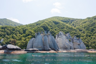 比較的近い巨岩