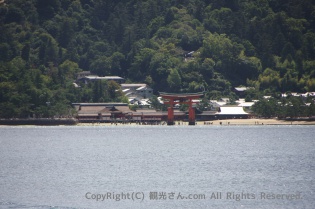フェリーからみる大鳥居