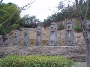 モアイ像