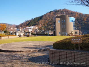 芝生広場と相模湖漕艇場