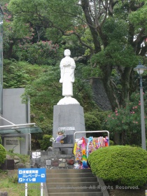 平和を祈る子