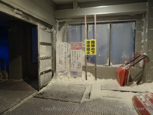 山頂駅の出入り口